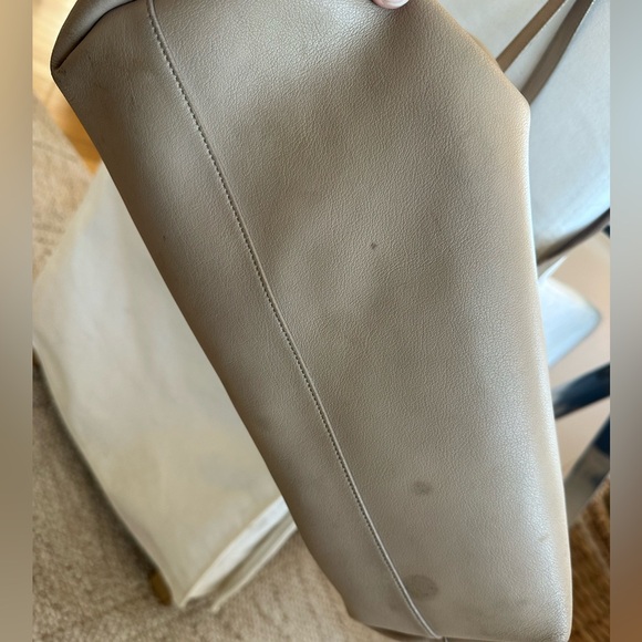 Authentic Saint Laurent East West Large Tote - Well Worn with Pouchette - Picture 9 of 14